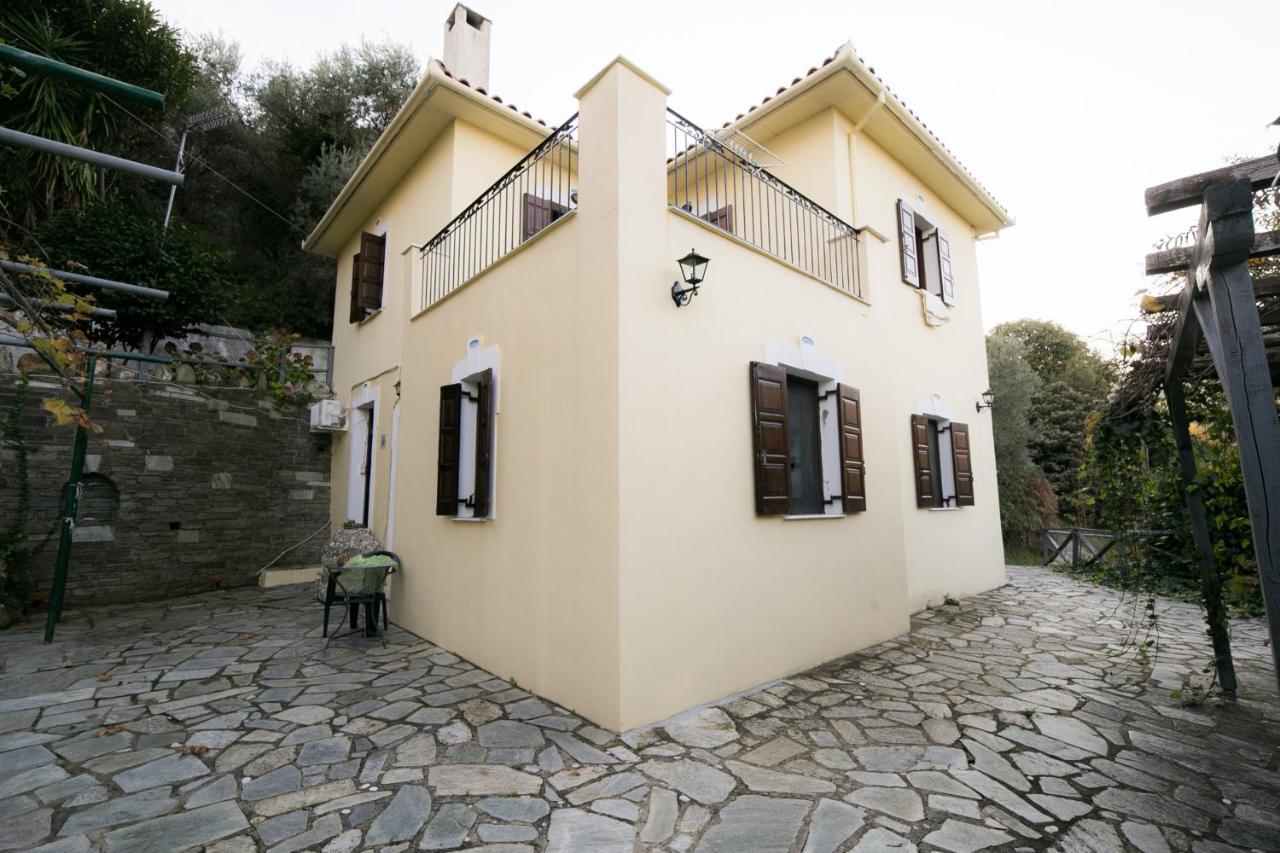 Niriides Apartment Agios Ioannis  エクステリア 写真