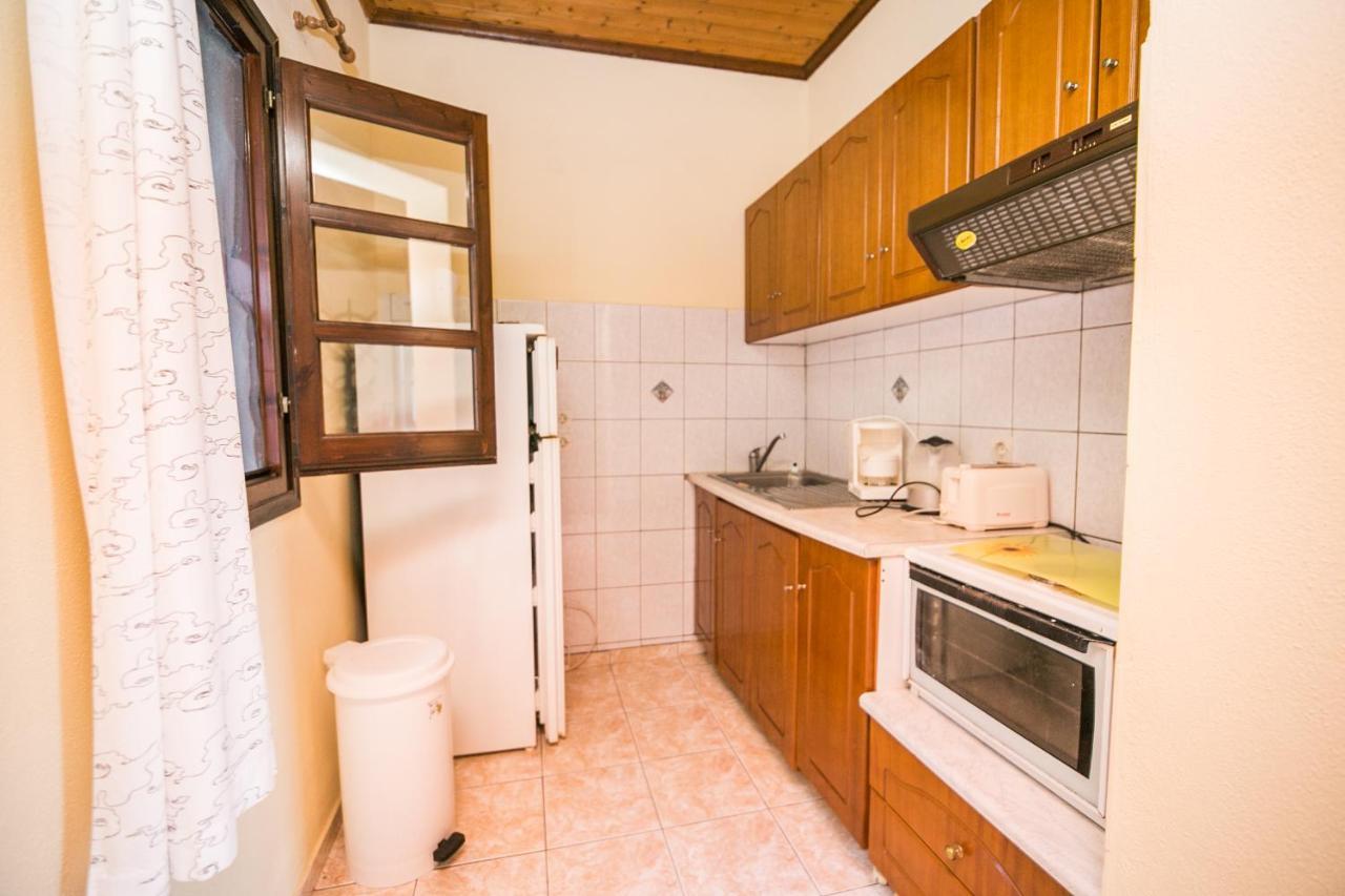 Niriides Apartment Agios Ioannis  エクステリア 写真
