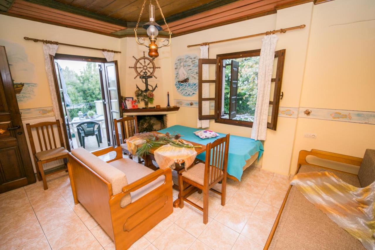 Niriides Apartment Agios Ioannis  エクステリア 写真
