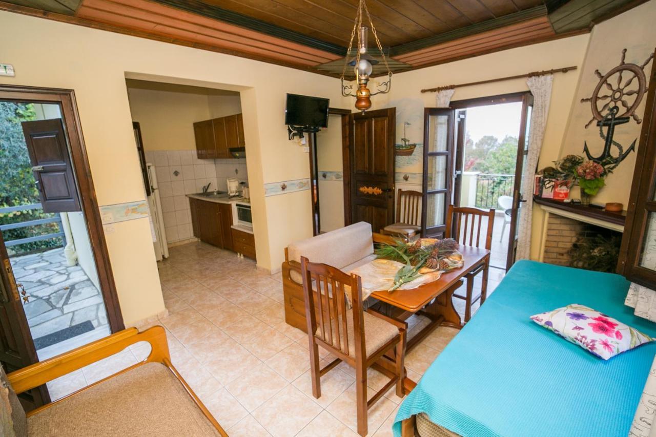 Niriides Apartment Agios Ioannis  エクステリア 写真